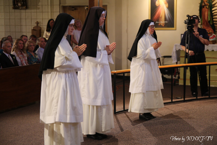 18 Newly-Professed Religious in their Rochets