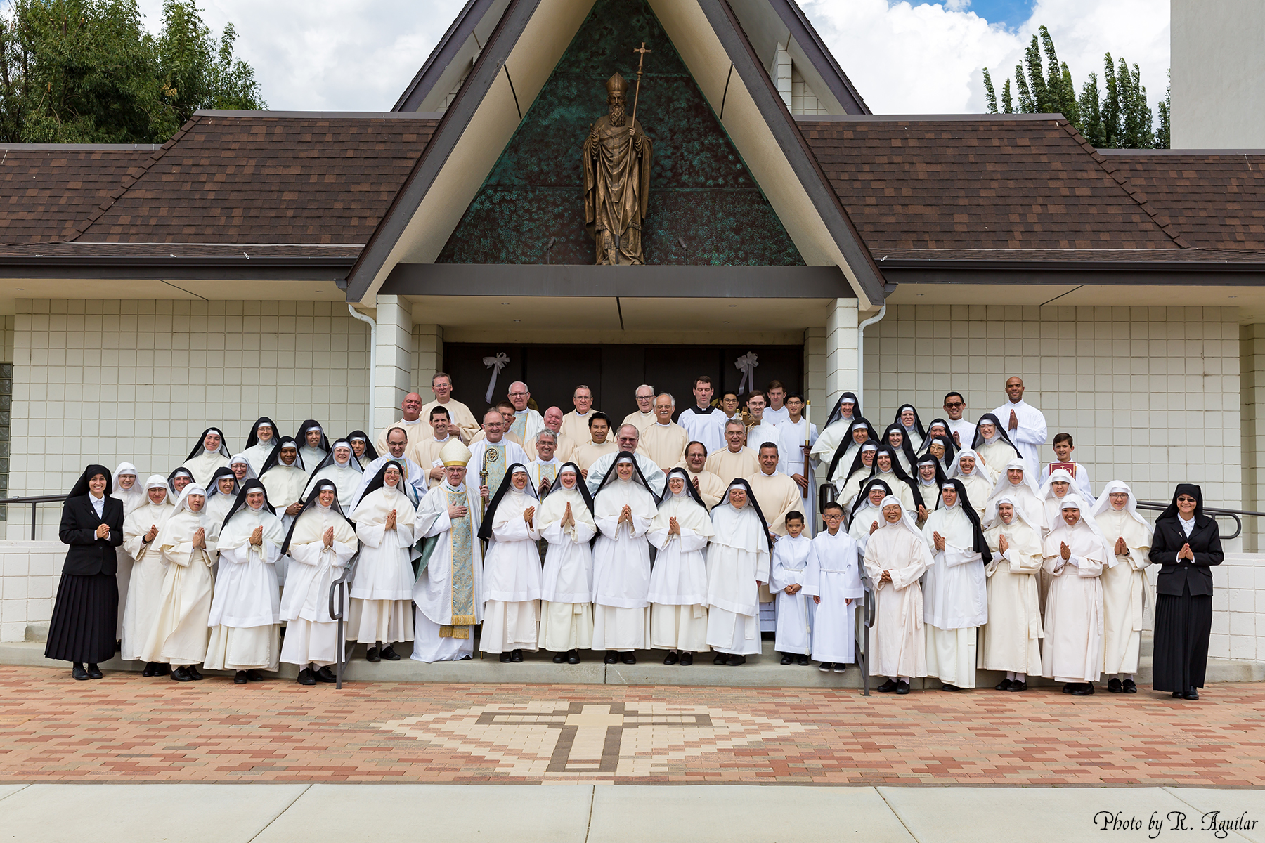44 Community Photo with Prelates and Servers